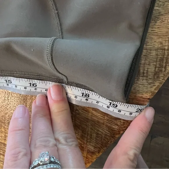 Lululemon In Movement Crop Everlux 19" Sage green - Picture 7 of 10